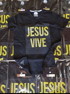 REMERA UNISEX "JESÚS VIVE ".