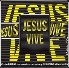 REMERA UNISEX "JESÚS VIVE ". - tienda online