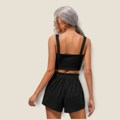 Conjunto Cropped e Shorts na internet