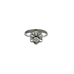 Rosetta Solitaire Ring in 18k Gold and Brilliant