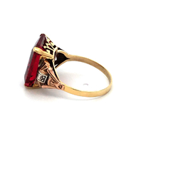 Ruby and diamond 18 kt gold ring on internet