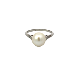 950 platinum ring with natural cultured pearl and diamonds