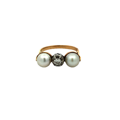18 kt gold triple ring with natural and brilliant pearls