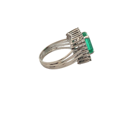 Valuable emerald and diamonds 950 platinum lady ring - Joyería Alvear
