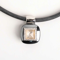 Modern 18 kt gold and diamond choker necklace on internet