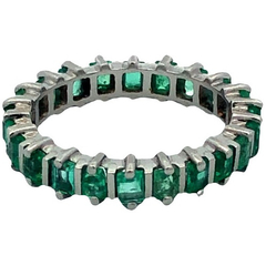 Valuable 950 platinum endless ring and natural emeralds on internet