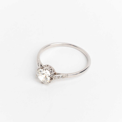Antique solitaire engagement ring in 950 platinum and brilliants - buy online