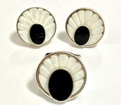 Impressive 925 silver onyx and mother-of-pearl ring and earrings set
