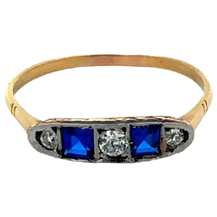 Art deco 18 kt gold ring in 950 platinum. Natural and brilliant sapphires