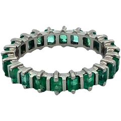 Valuable 950 platinum endless ring and natural emeralds