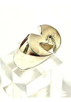 Beautiful initial ring in 925 silver on internet