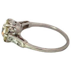 Art deco solitaire engagement ring in 950 platinum and brilliant 1.50 ct on internet