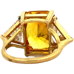 18 Kt Gold and Topaz Ring on internet