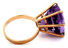 18 Kt Gold and Amethyst Ring - buy online
