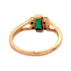 18 kt gold ring with natural emerald and diamonds on internet