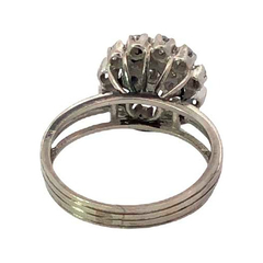 Beautiful 950 platinum rosette ring with diamonds - buy online