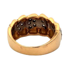 Large modern 18 kt gold ring with paved diamonds Alvear Jewelry - Joyería Alvear