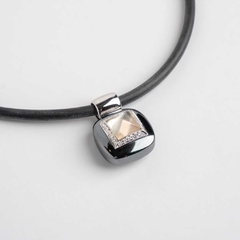 Modern 18 kt gold and diamond choker necklace - Joyería Alvear