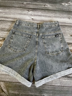 SHORT ROTO GRIS - comprar online