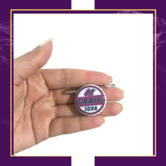 Broche/ botton Grape Soda na internet