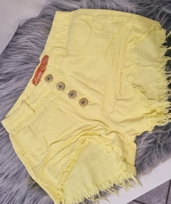 Short jeans amarelo