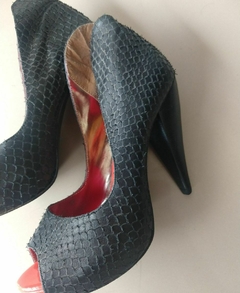 Peep toe sapato feminino preto salto alto em relevo - AT58 na internet