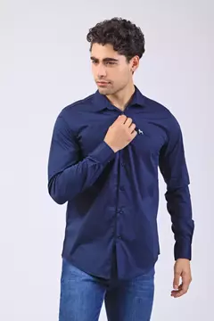 CAMISA LISA SPANDEX AZUL MARINO BRAVO.