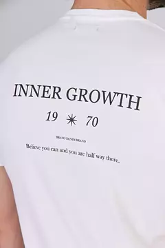 REMERA GROWTH BLANCA BRAVO. en internet