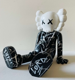 KAWS SENTADO - tienda online