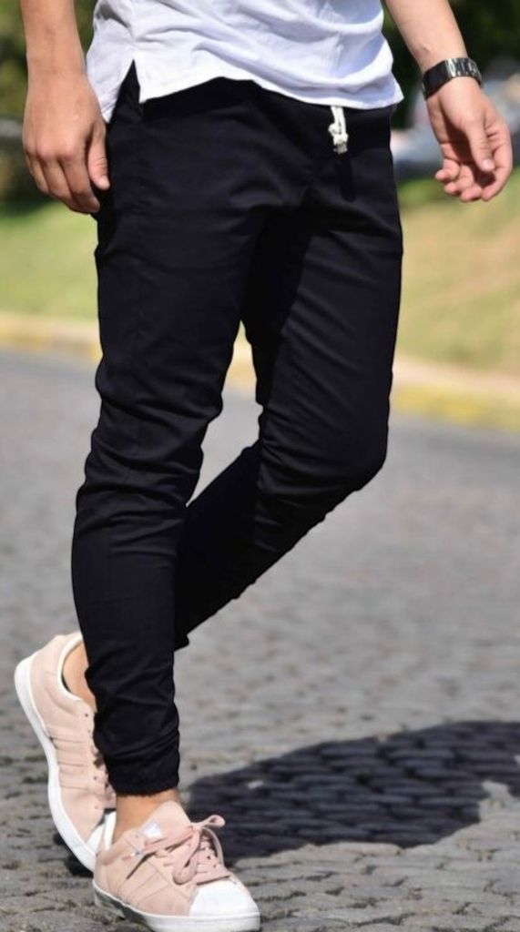 Jogger negro on sale