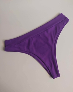 Calcinha um ombro só - Violeta - Raro Swim ® | Moda praia e fitness