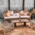 Sofá Plaza madeira teca com almofadas em tecido claro - 20629