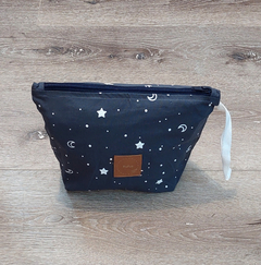 Neceser Lunas y Estrellas Relieve Azul Impermeable - comprar online