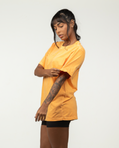 CAMISETA ESTONADA LARANJA - comprar online