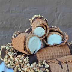 Cannolis c/Helado Sabor Pistacho - Nuestros Sabores