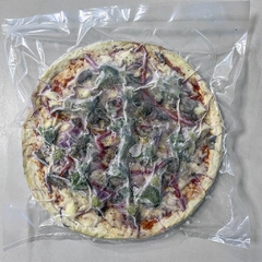 Pizza Vegetales (Muzza, Salsa de Tomate, Orégano, Aceitunas, Brócoli, Morrón y Cebolla) Vegetariana - Oliva Negra