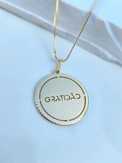 Colar Medalha Gratidão Cherry Banhado a Ouro - comprar online