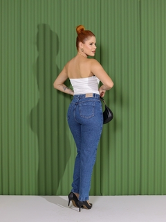 Mom Jeans com Strass Yasmin - carneiros Jeans