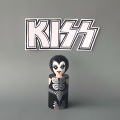 Kiss. Gene Simmons en internet