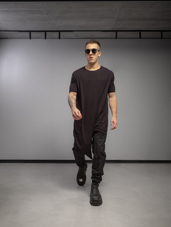 Camiseta Extended - BACK TO BACK | Loja de roupa. Streetwear. Allblack. Minimalismo.