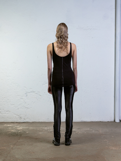 Regata Gabi Bessa - BACK TO BACK | Loja de roupa. Streetwear. Allblack. Minimalismo.