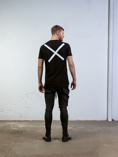 Camiseta Linework 005 - BACK TO BACK | Loja de roupa. Streetwear. Allblack. Minimalismo.