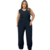 Macacão pantalona longo plus size preto com elástico na cintura, modelo feminino.