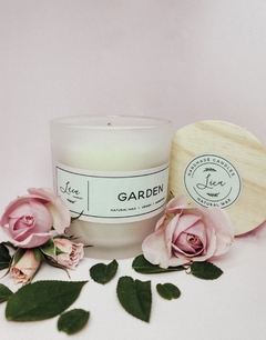 GARDEN - Vela Aromática de rosas 200g na internet