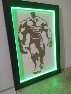 QUADRO HULK LED 70X50 MDF - Infinity Laser