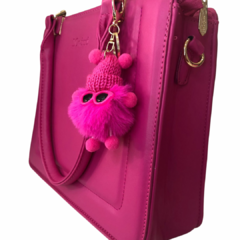 Bolsa media com pompom pink - comprar online