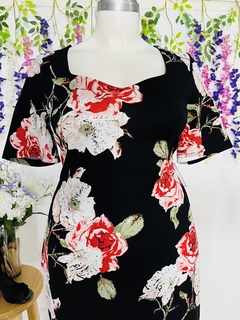 Vestido semilargo negro con estapado floral - comprar en línea