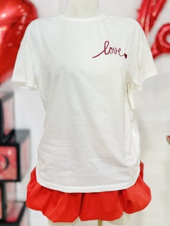 Playera basica con bordado Love en internet