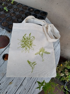 TOTE BAG TRES FLORES VERDE - comprar online