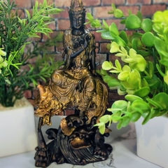 Kuan Yin Meditando Pez Dragón